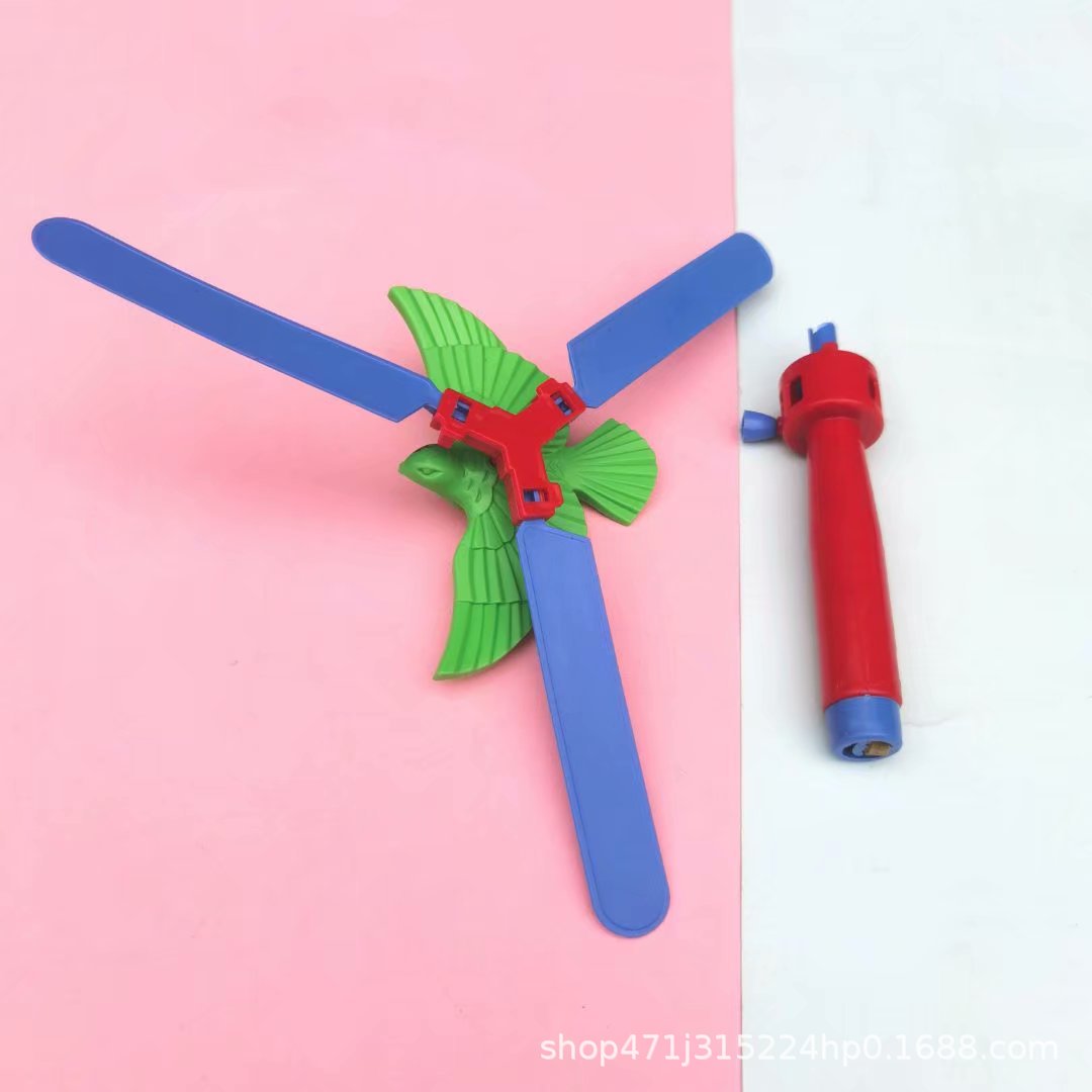 拉线直升飞机玩具拉线弹射飞鹰玩具校园周边挂板玩具赠品装糖
