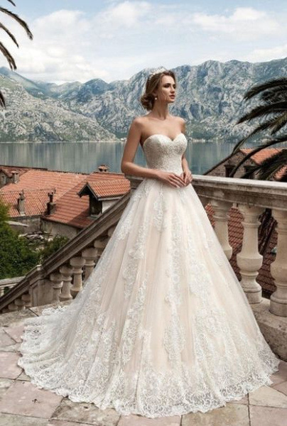 婚纱礼服新款跨境外贸婚纱抹胸a字裙端大码显瘦白色婚纱