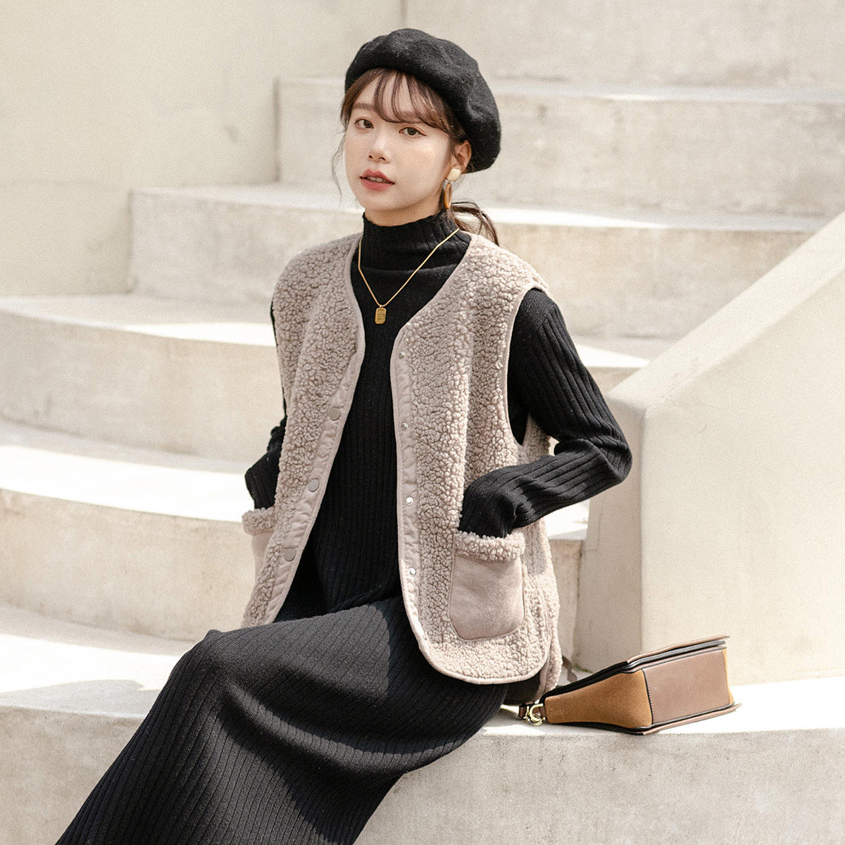 2021年秋冬装 韩版胖mm休闲v领无袖显瘦棉马甲外套 女装批发-报价