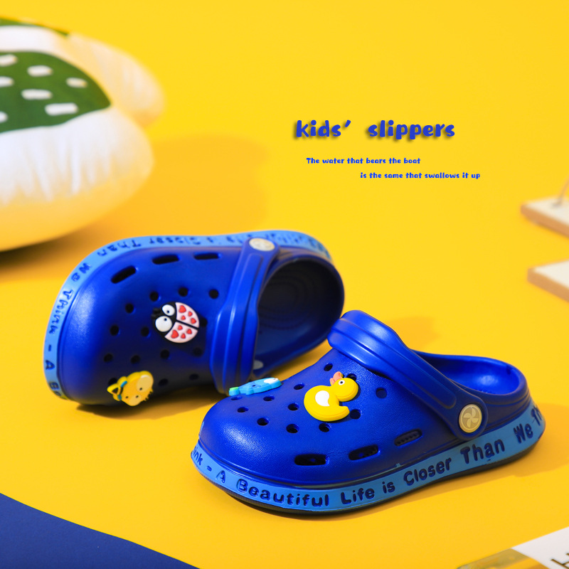Internet Celebrity Children's Slippers Summer Non-Slip Boys and Girls Sandals Beach Shoes Toddler Boys Baby Hole Shoes Wholesale