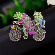 中古vintage青蛙胸针创意可爱青蛙骑自行车别针复古欧美动物胸针