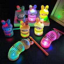 创意萌兔发光灯笼兔子彩虹圈弹簧圈手提灯笼儿童小夜灯玩具礼品