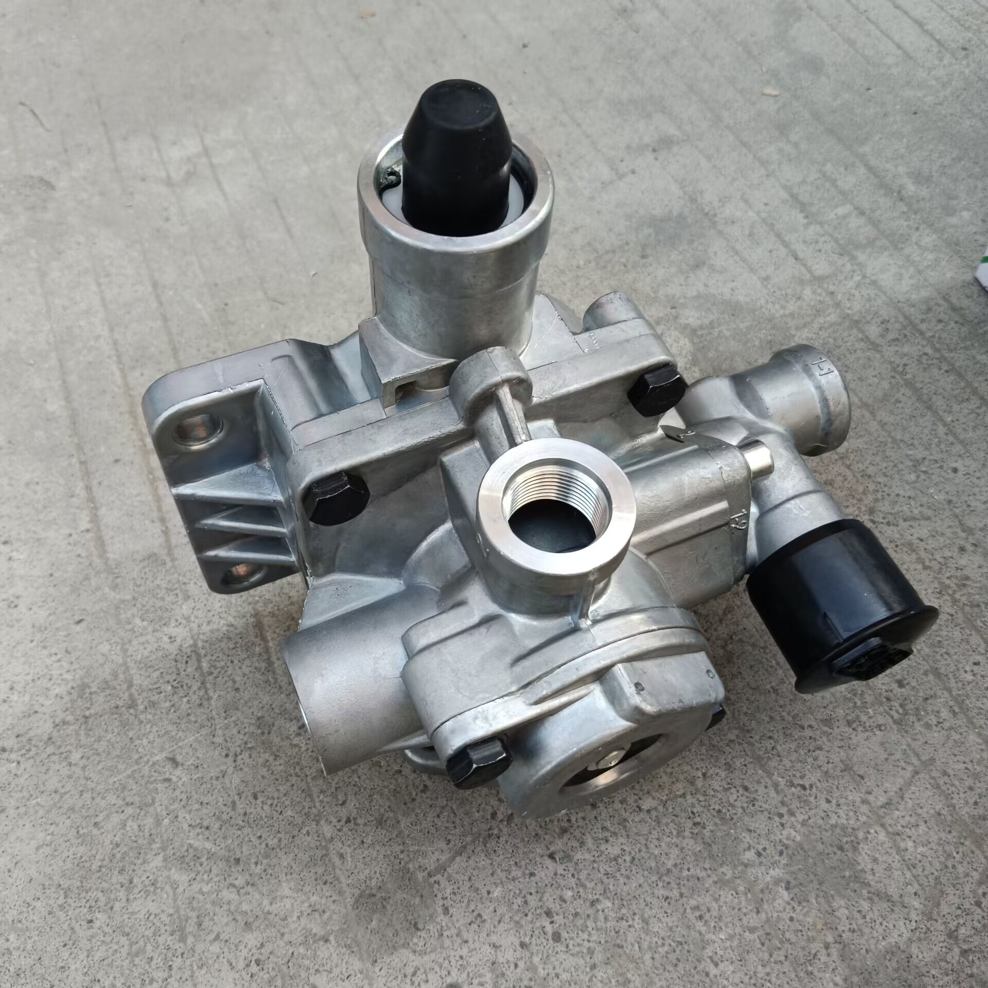 陕汽sx2190继动阀 wabco随车挂车 泰安五岳特种车配件 军车继动阀