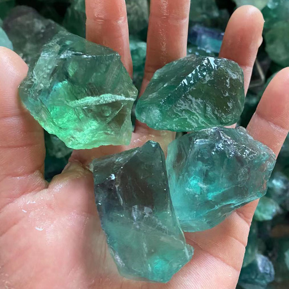 批发天然绿水晶原石 碎石无火水晶石香薰扩香石 毛石摆件 绿萤石
