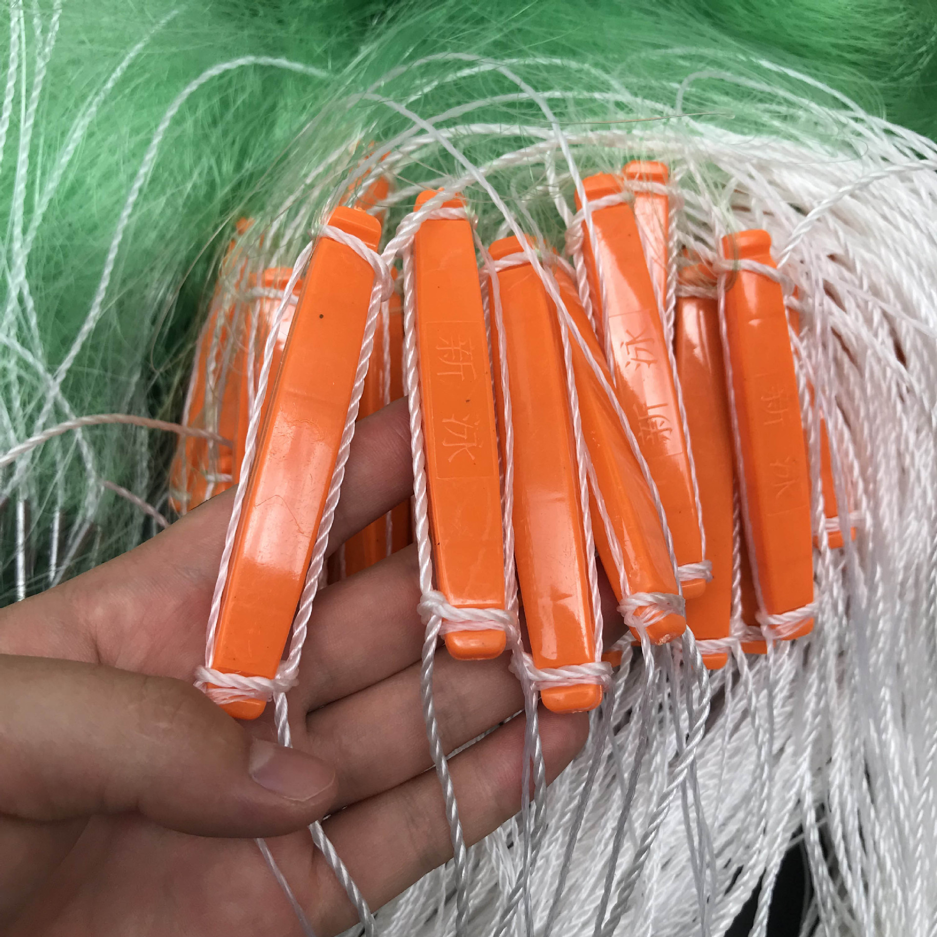 高网批发绿丝三层渔网挂网粘网丝网捕鱼网加重沉网鲢鱼100米沾网