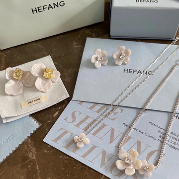 hefang何方小苍兰白色花朵系列日韩新款高级感方糖彩宝双层项链女