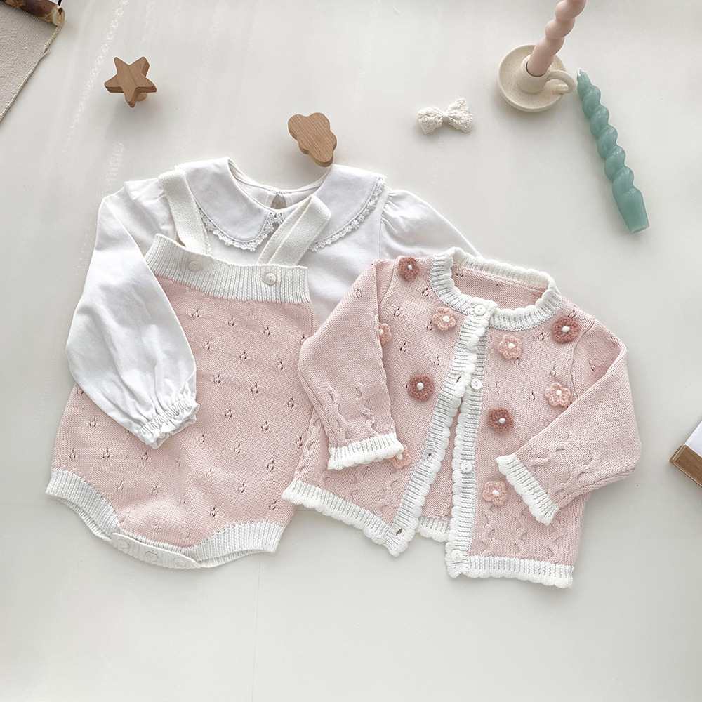 Spring Ins Babies' Contrast Color Cute round Neck Knitted Top Baby Girls' Hand Hook Flower Sling Romper 2-Piece Suit Baby Clothes