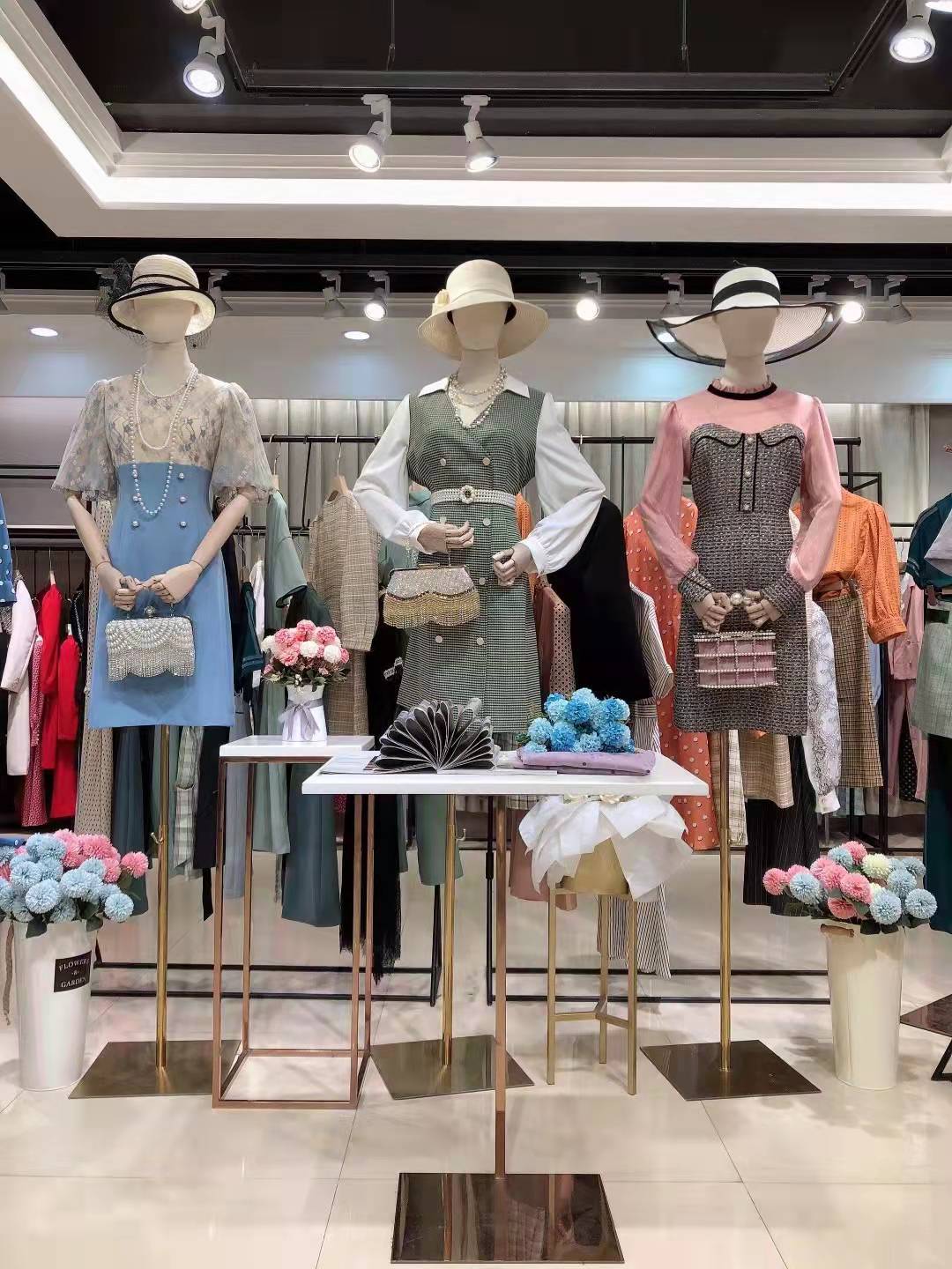 深圳受欢迎女装品牌恩裳品牌折扣女装库存尾货批发端高实体店直播间