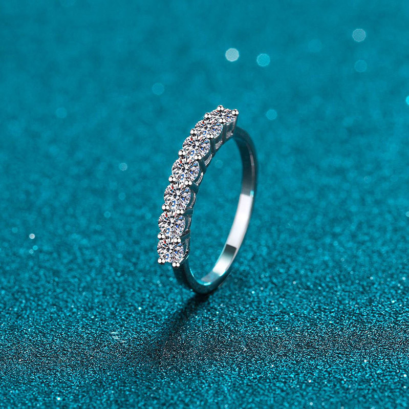 70分莫桑石戒指 925银跨境热销七公主排钻小清新甜美厚电镀银指环