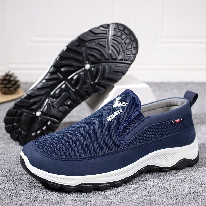 2023 New Old Beijing Cloth Shoes Men's Wholesale Casual Shoes Pumps Generation Non-Slip Wear-Resistant Middle-Aged and Elderly Walking Shoes