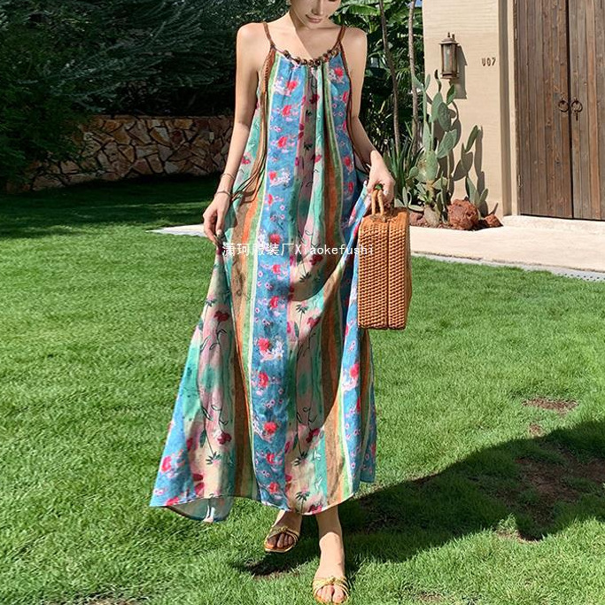 云南旅游穿搭女装三亚泰国旅行海边度假碎花吊带连衣裙宽松a字裙