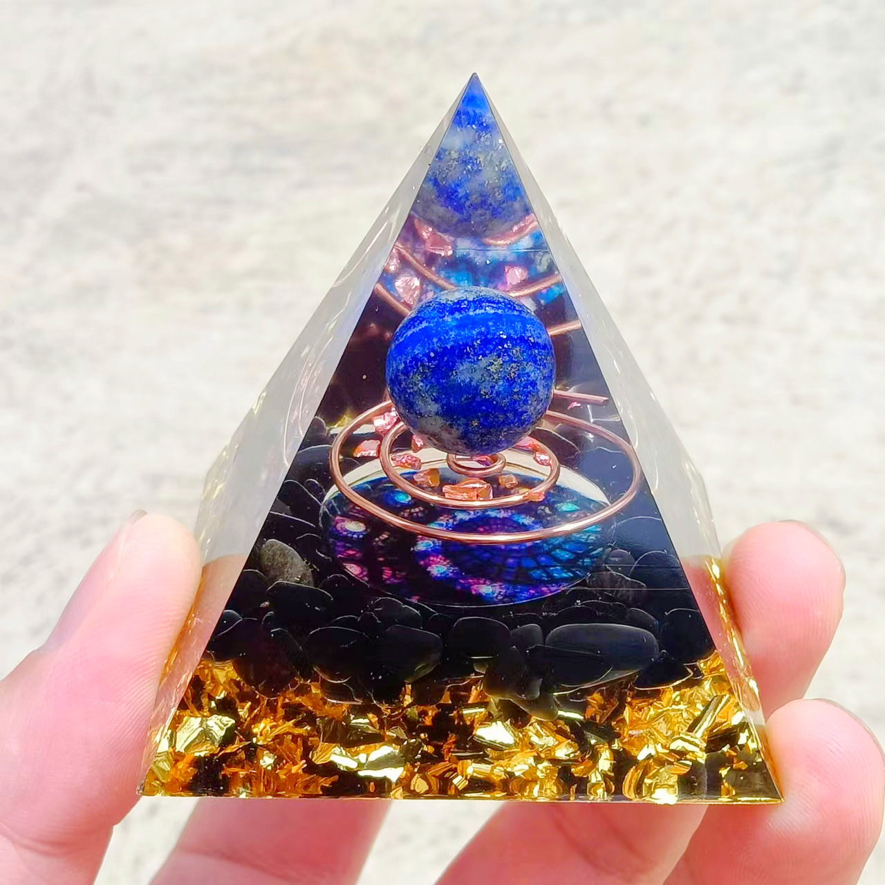 新款水晶金字塔摆件水晶碎石树脂工艺品家居办公车载装饰用品