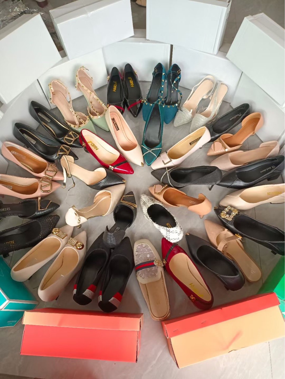 女士时装高跟鞋外贸出口非洲越南地摊夜市低价直播尾货库存批发