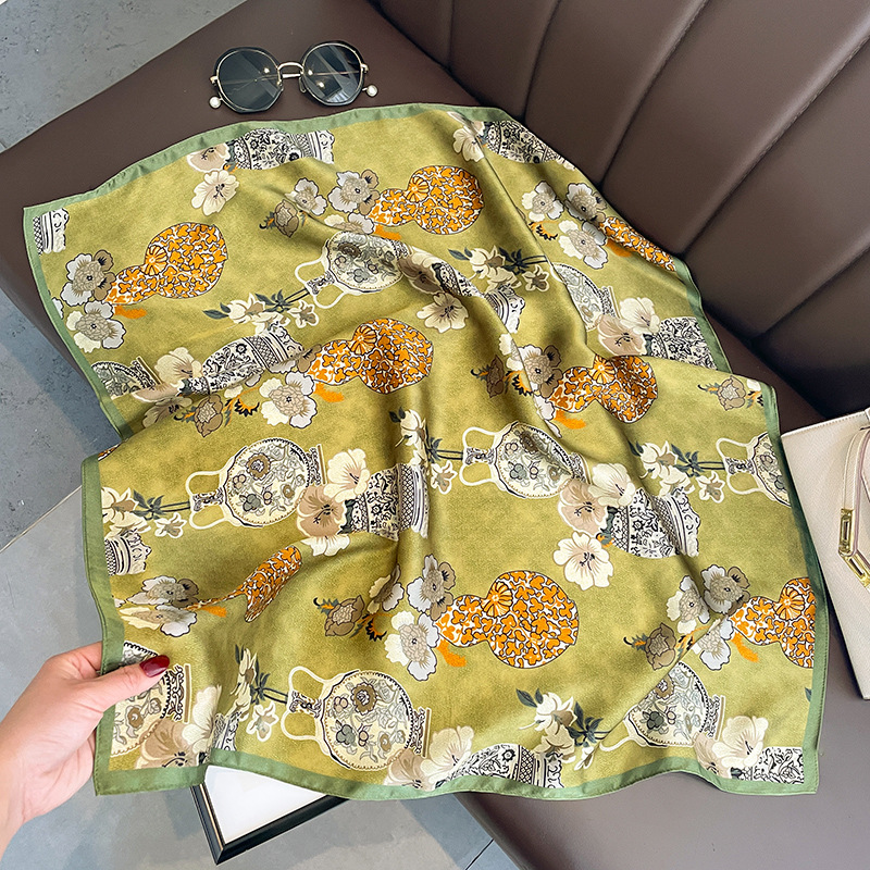 Chinese Style Retro Vase Spring Summer Thin Silk Scarf Women's High-Grade Mulberry Silk Neck Scarf to Give Mom