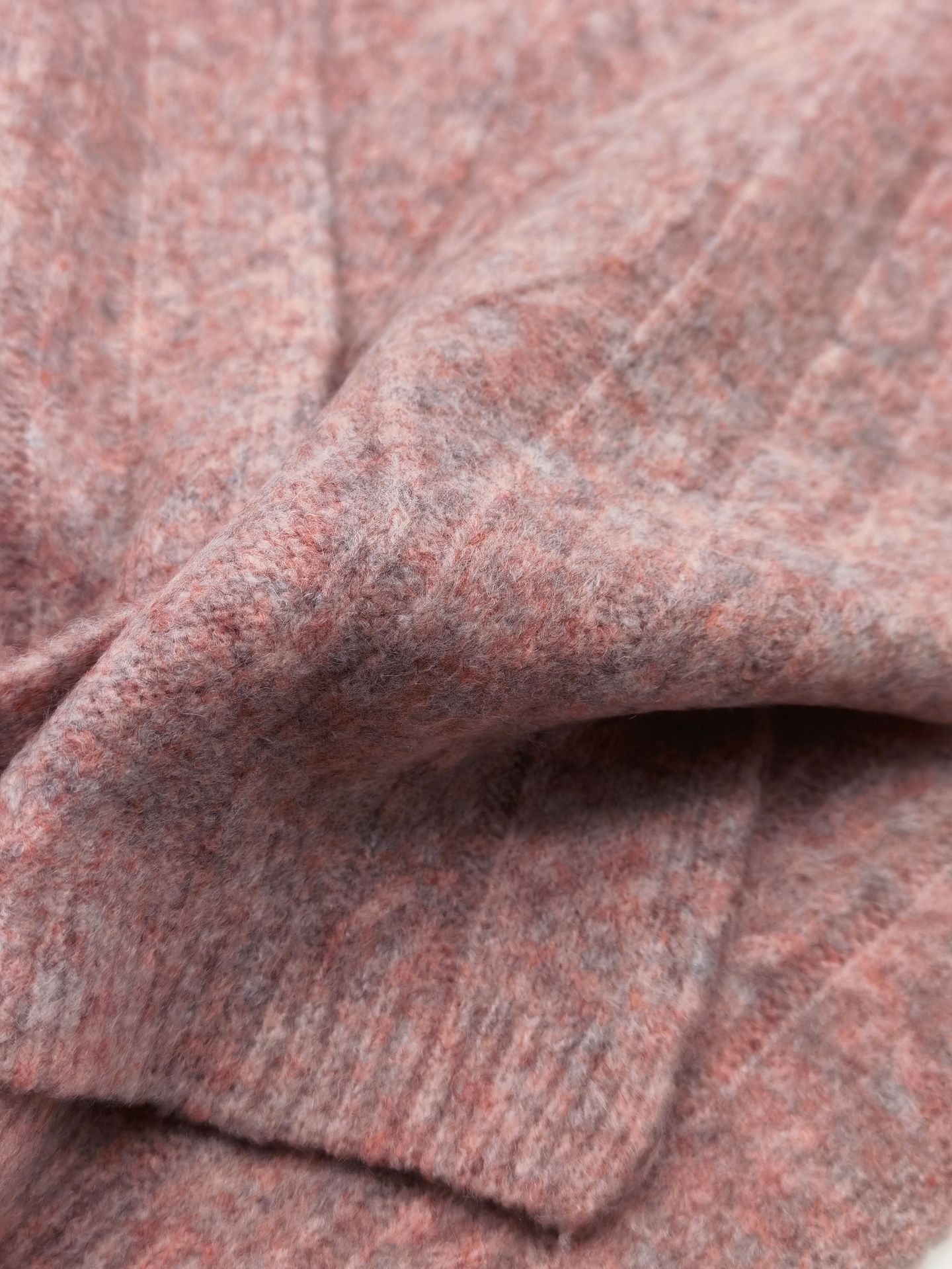 14/1nm5%羊毛28%锦纶61%腈纶6%氨纶针织毛衣弹力羊毛花式磨毛纱