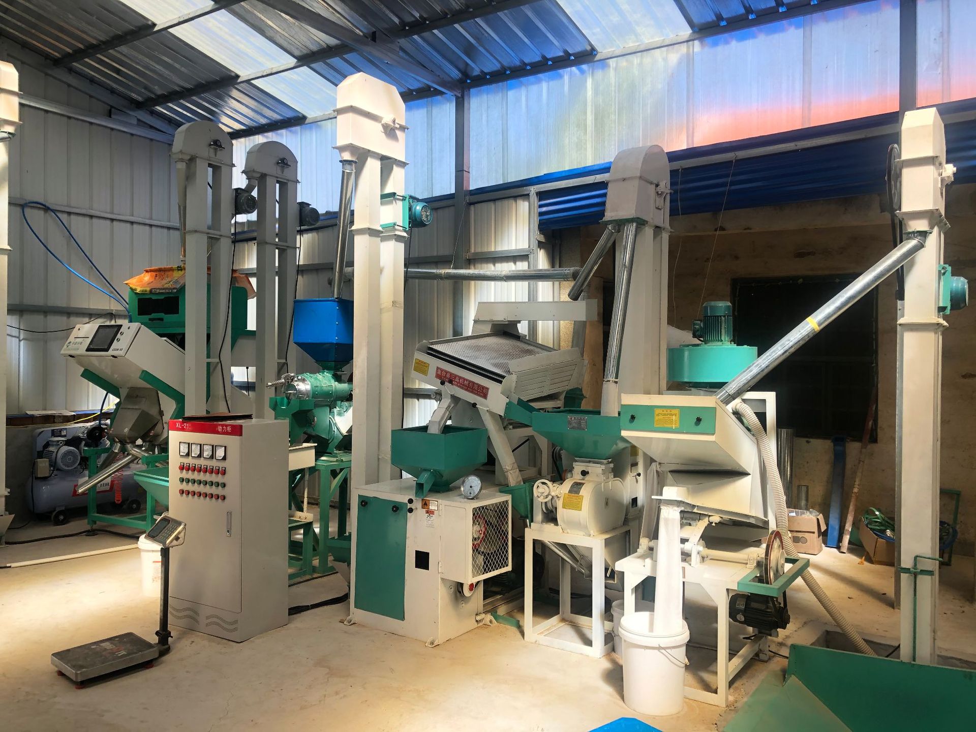 hb15/15a抛光型小型成套大米碾米设备小米设备藜麦