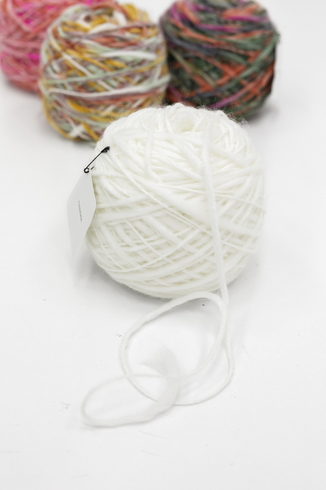 新品段染大肚纱1股2.5支羊毛冰岛毛毛线团编织针织特种纱-阿里巴巴