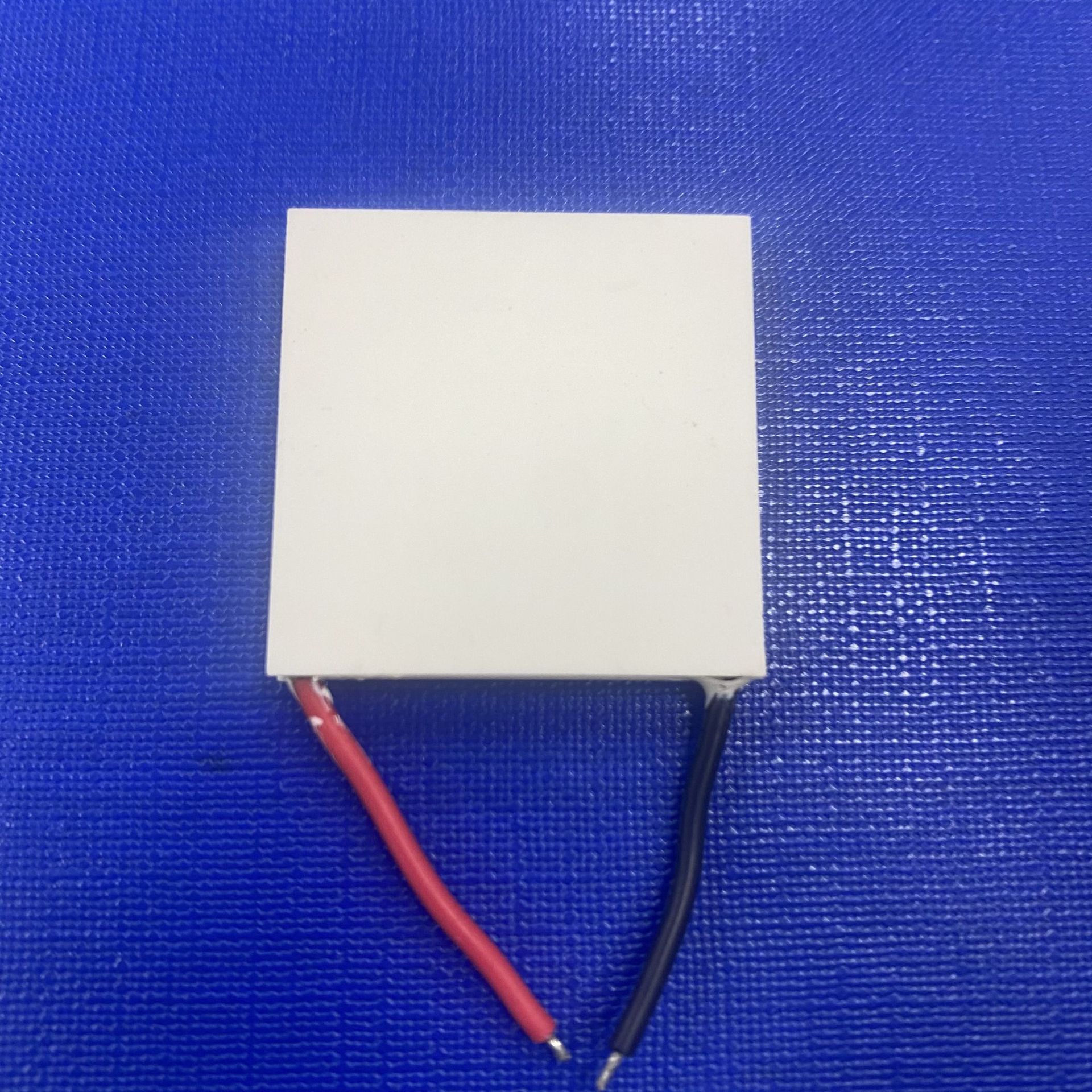 30x30mm tec1-07104 半导体热电温差制冷片 便捷式降温空调制冷