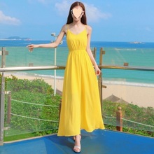 三亚旅游2024新款女泰国海边度假长款沙滩裙纯黄色雪纺吊带连衣裙