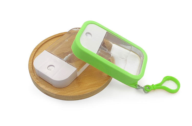 现货彩色硅胶套钥匙扣卡片喷雾瓶45ml便携分装喷雾瓶硅胶套批发