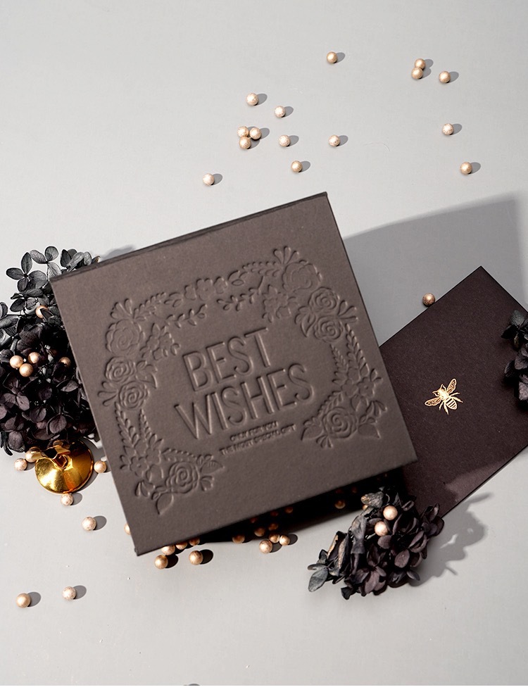 厂家直销爆款凹印山茶花折叠礼品盒生日高级礼品定制七夕礼盒