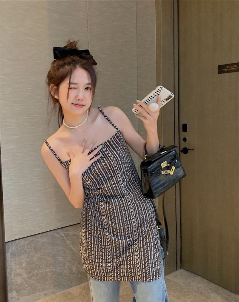 港味复古吊带连衣裙女夏季设计感小个子背心裙修身显瘦性感短裙子