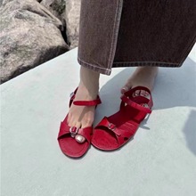 真皮平底沙滩鞋扣带红色凉拖鞋女夏时尚罗马风格仙女风一字带凉鞋