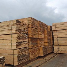 木材厂家销售建筑木方 木板 枕木 异形木定尺加工 松木条建筑方条