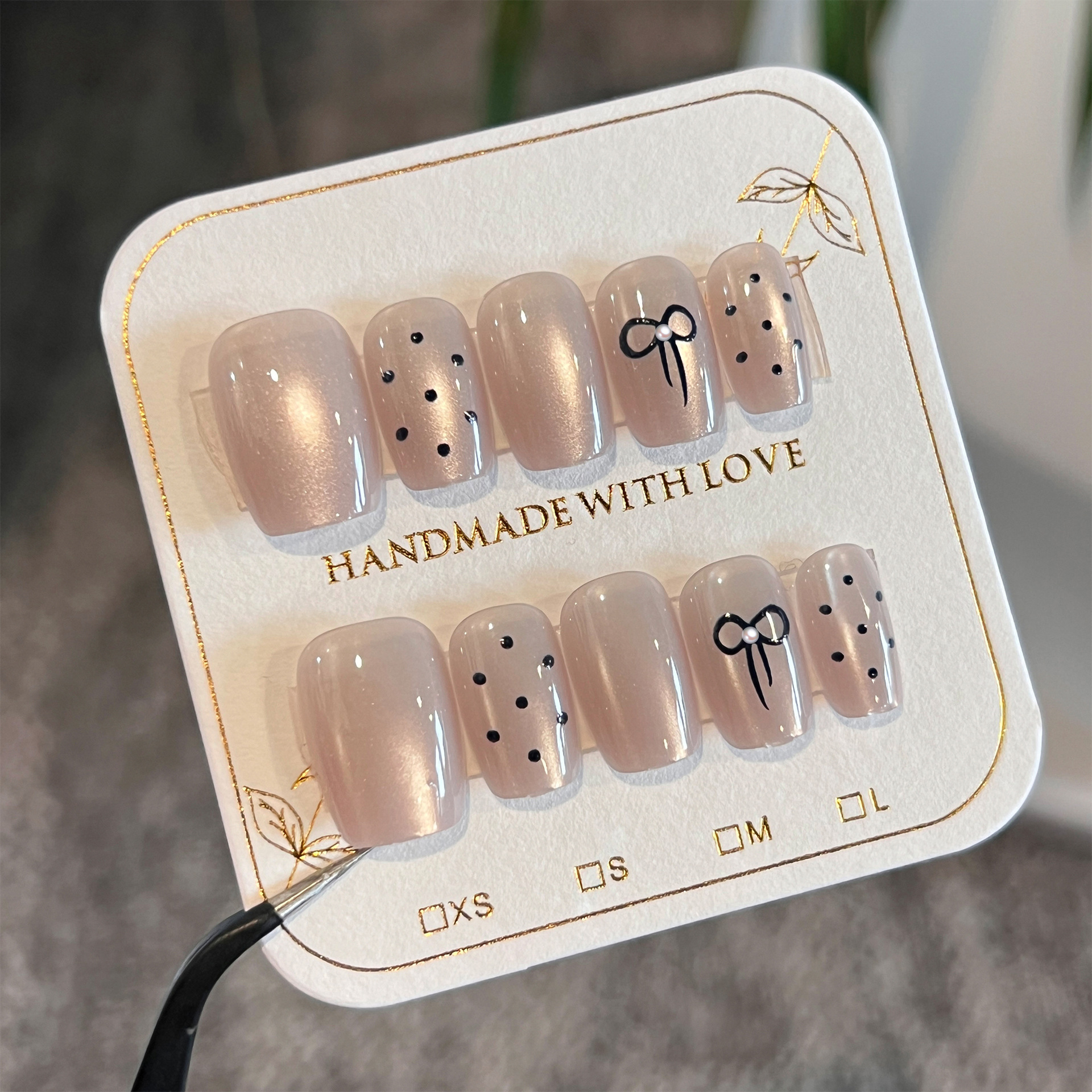 猫眼简约蝴蝶结穿戴甲纯色波点珍珠高级感假指甲美甲片可拆卸甲片