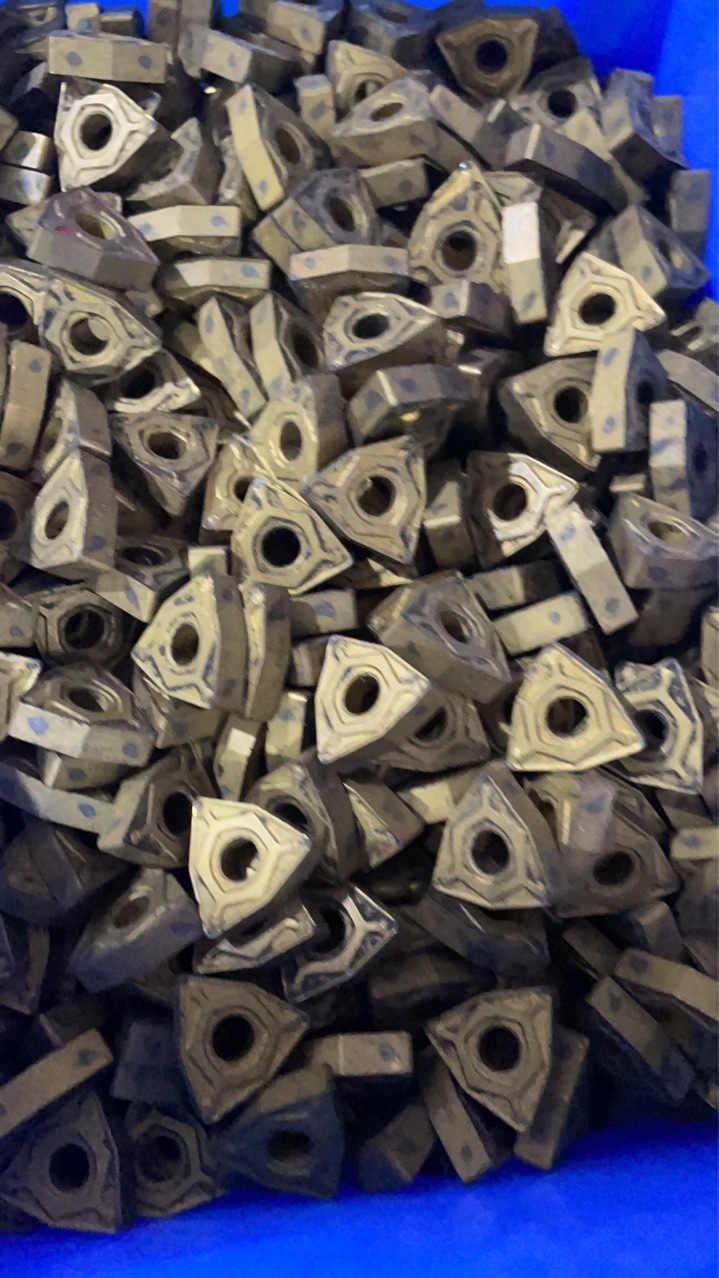 回收废旧硬质合金刀头,刀片 数控刀片 ?钨钢长条 ?圆棒等合金