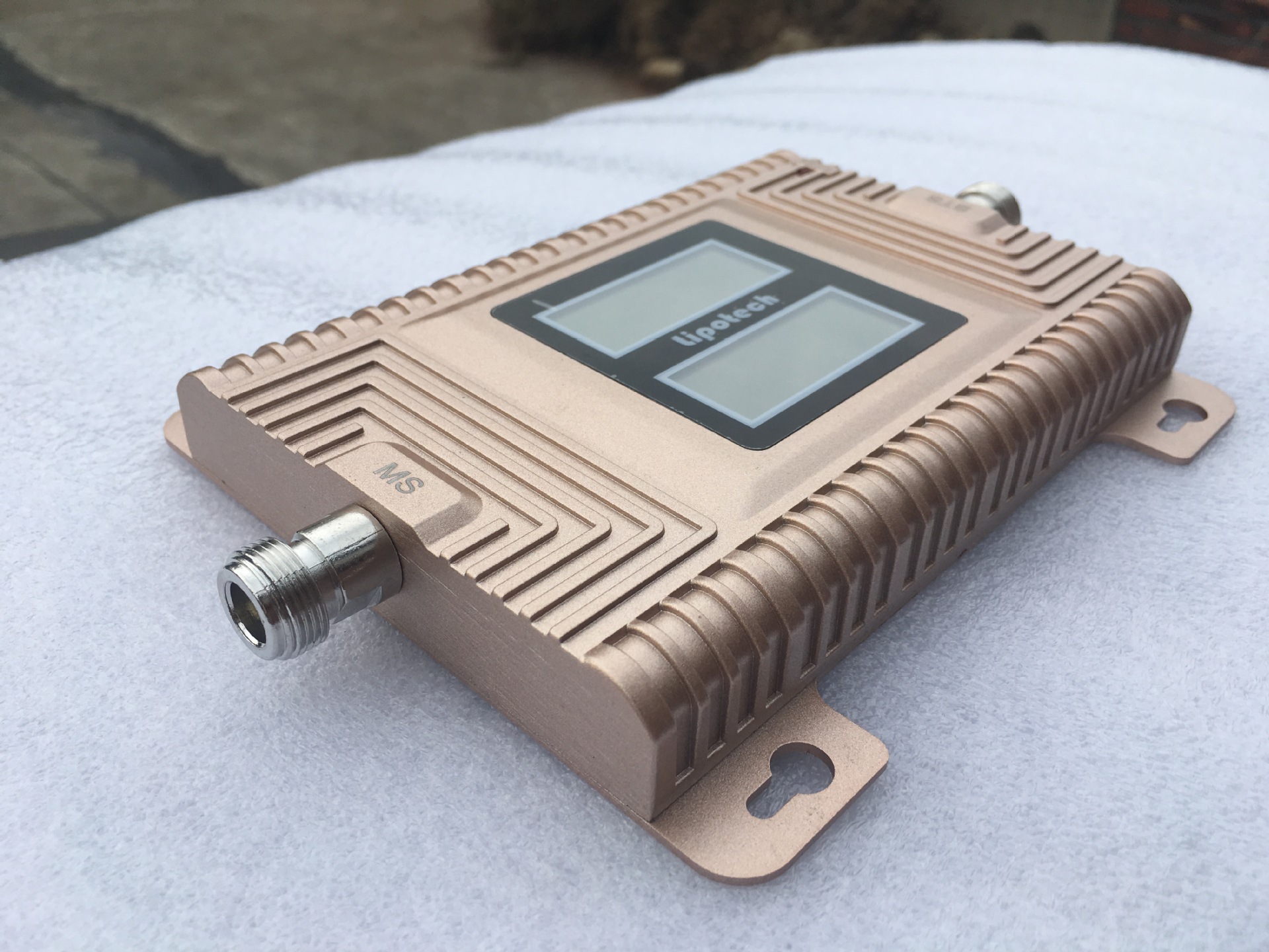 源头厂家信号接收器家用无线网络增强扩大器4g上网手机信号放大器