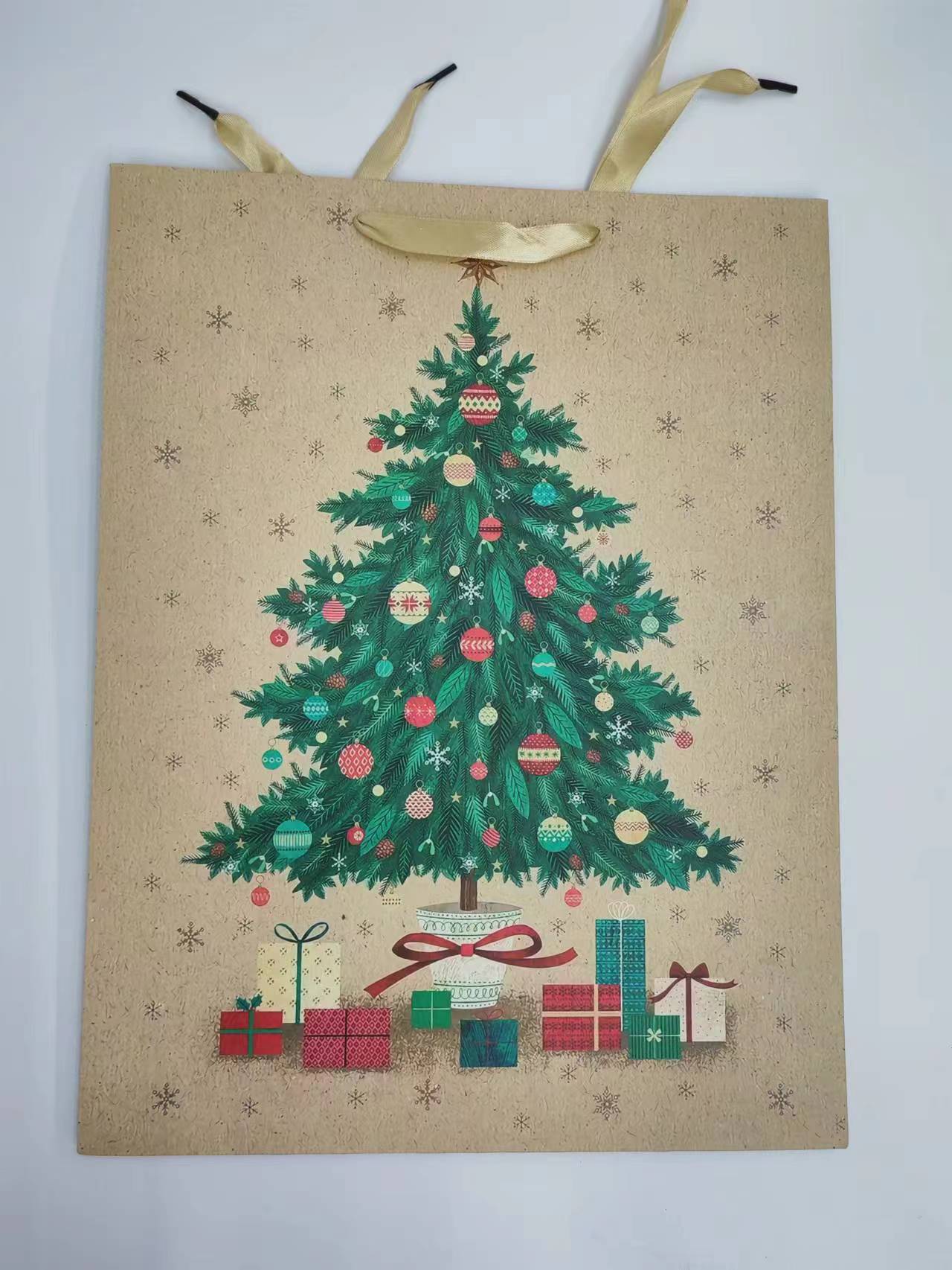 210G White Card New Design Christmas Theme Gift Bag Handbag Paper Bag in Stock