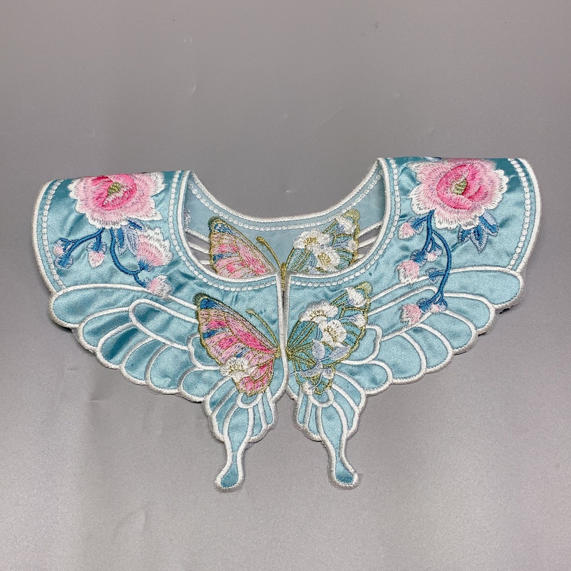 古风汉服云肩刺绣异形对称蝴蝶设计款童装马面裙唐装明制配饰假领