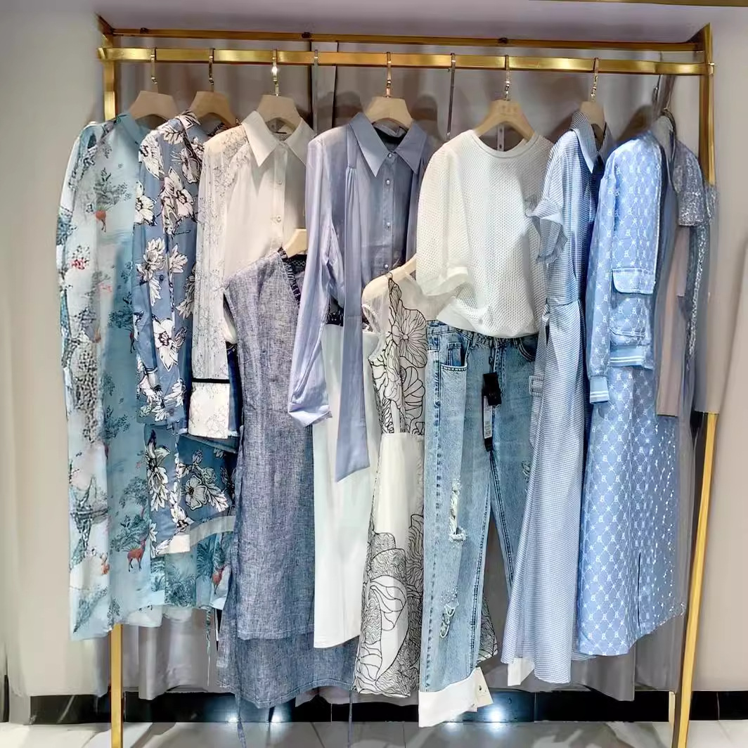 杭州四季青女装品牌库存尾货特价清货衣服实体直播lily连衣裙清货