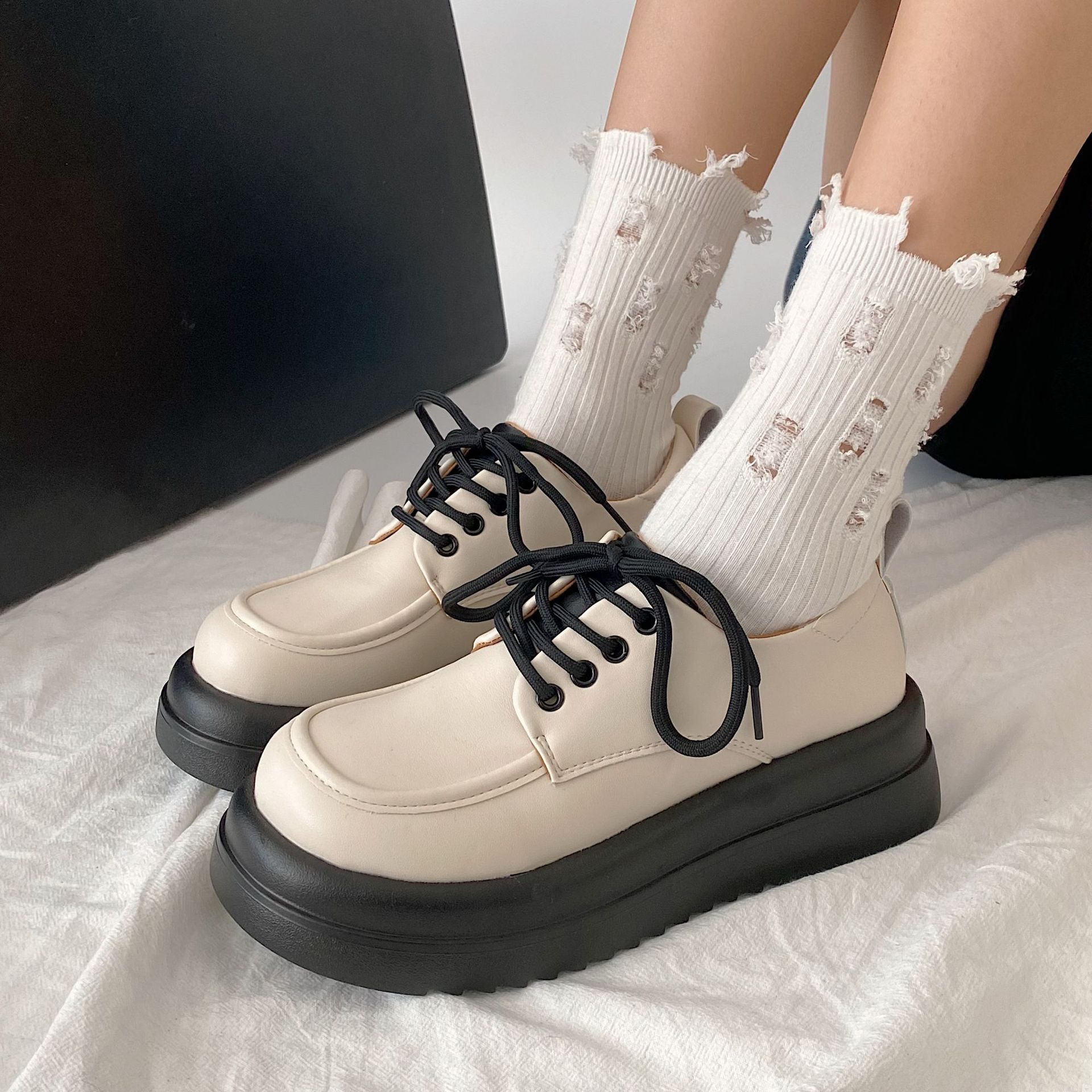 黑色厚底增高小皮鞋女2023年新款时尚复古英伦风大头系带学生单鞋