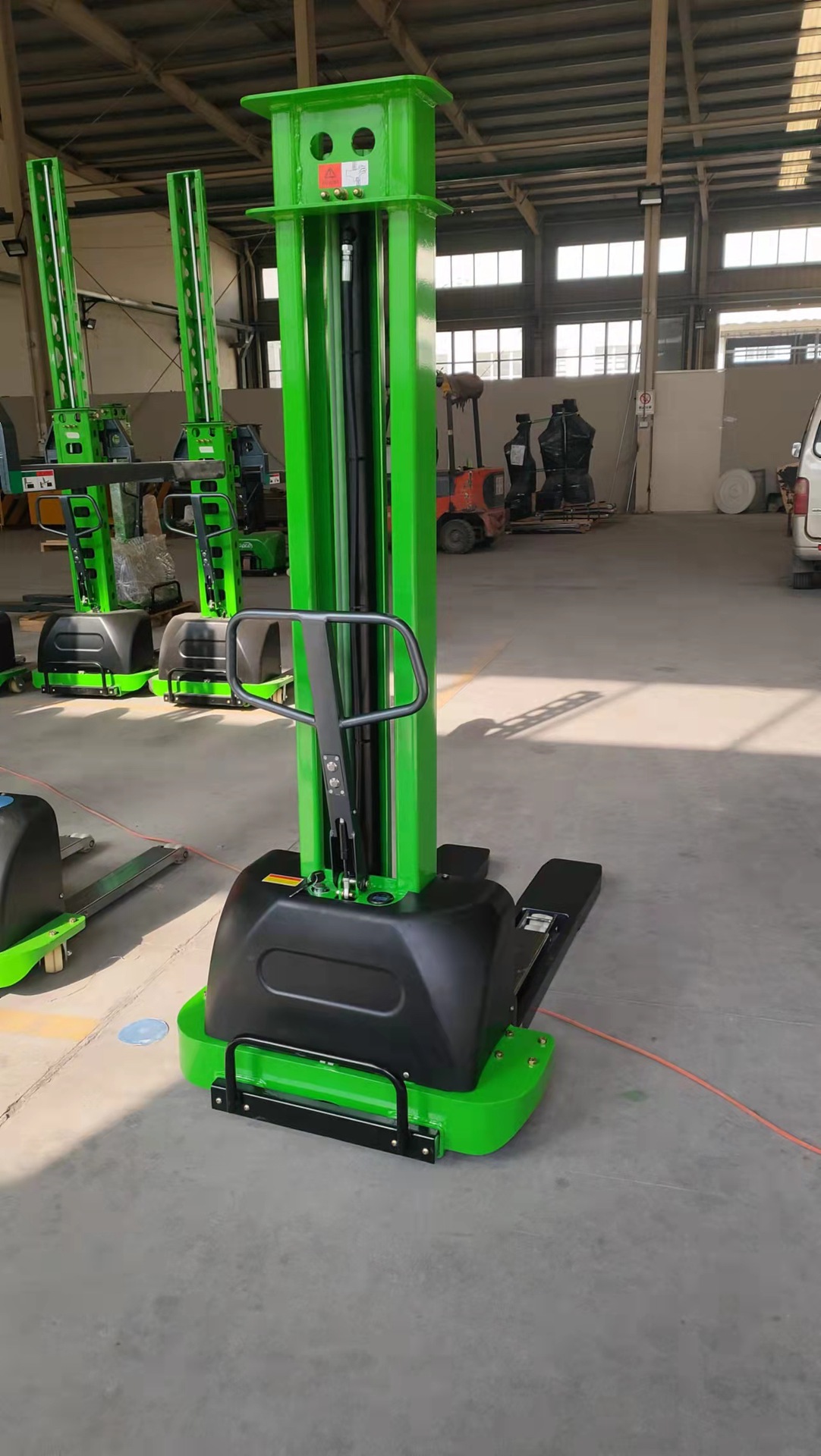 随车走轻松半电动自体登高车sdyg-z05便携式叉车装卸货电动堆高车