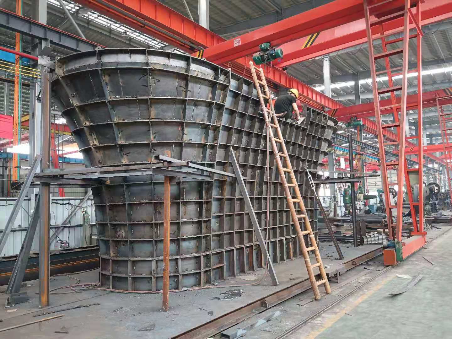 钢模板定型钢模板混凝土路面模板桥梁模板异型钢模板