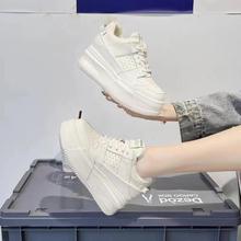 朱朱家左她厚底小白鞋2022新款韩版运动鞋增高加绒轻便板鞋女