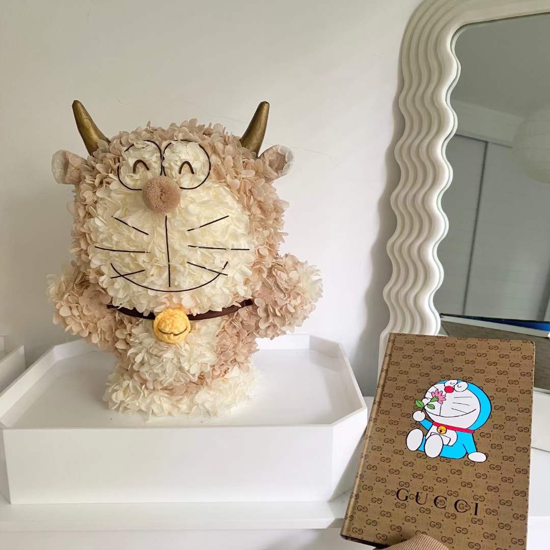 厂家永生花设计玩偶机器猫联名系列大小号牛角多啦咧嘴多啦