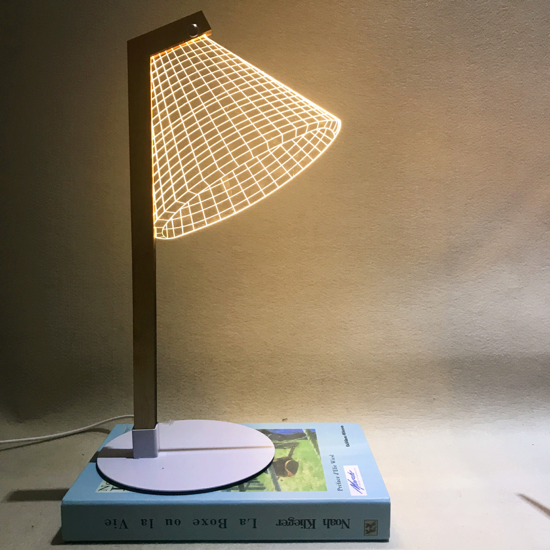 简约北欧台灯 亚克力led小夜灯 床头卧室装饰台灯 3d灯 直立