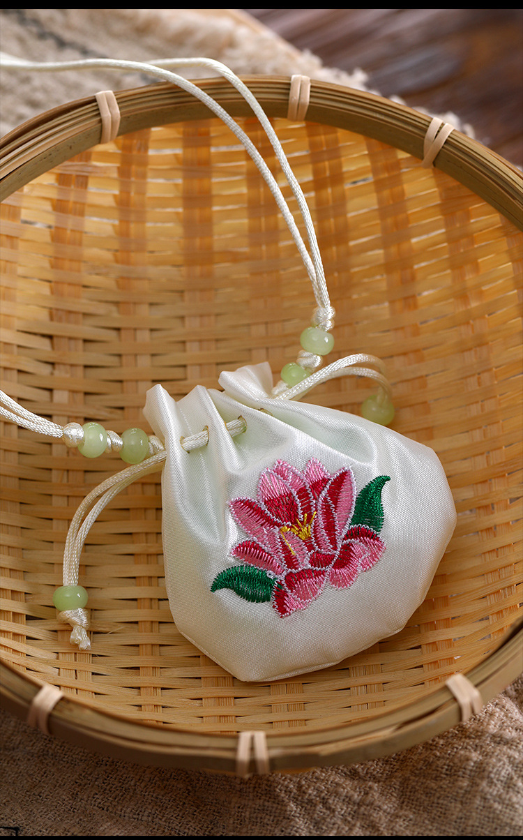端午节香囊空袋香包驱蚊荷花包锦缎布艺刺绣空包袋子周岁挂脖批发