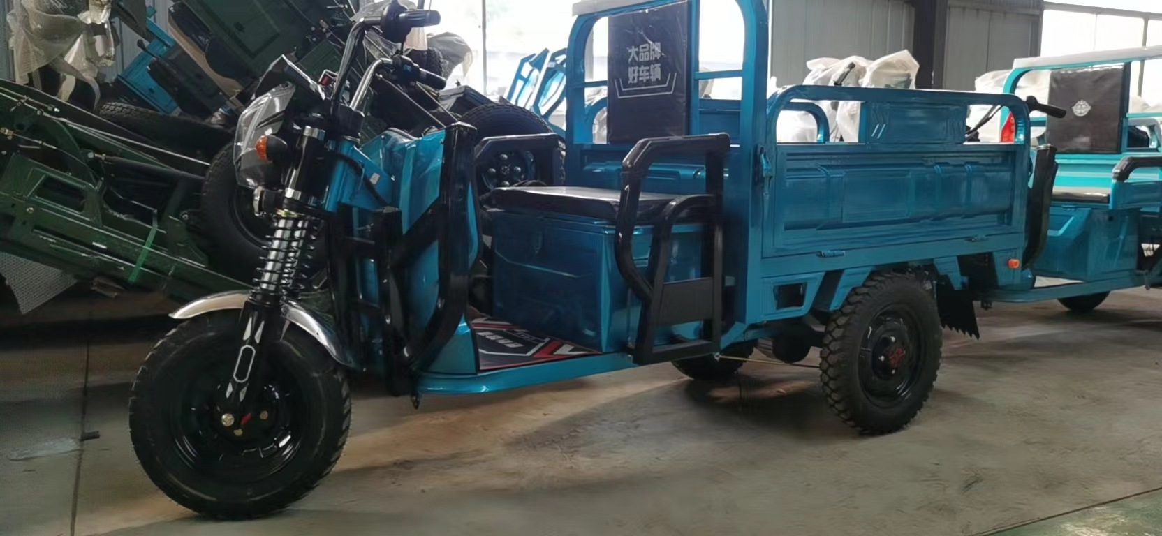 挂牌电动三轮车农用货运载重王电动三轮车爬坡快递成人批发家用