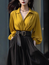 职场感穿搭黄色长袖领上衣黑色半身裙秋季气场强大女装套装