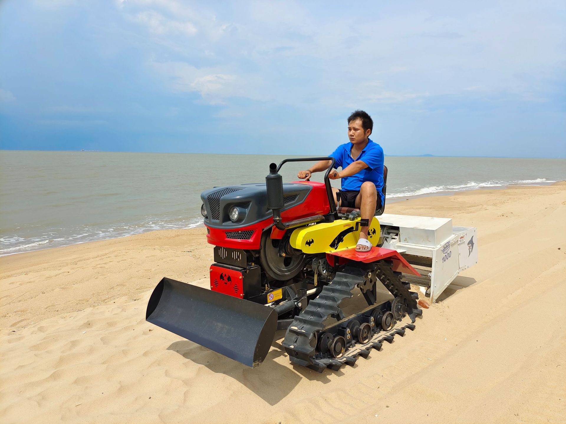 2021新款沙滩清洁车 沙滩清洁机 沙滩保洁 沙滩清理车 沙滩清理机
