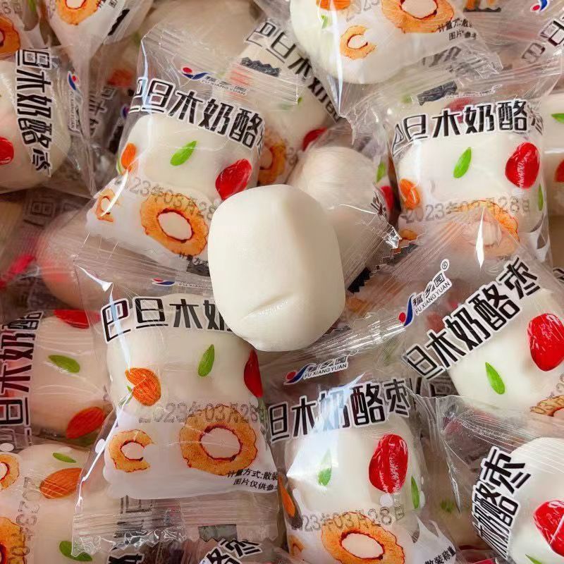 奶枣巴旦木夹心仁网红奶酪枣红枣杏仁去核小零食小吃休闲食品坚果