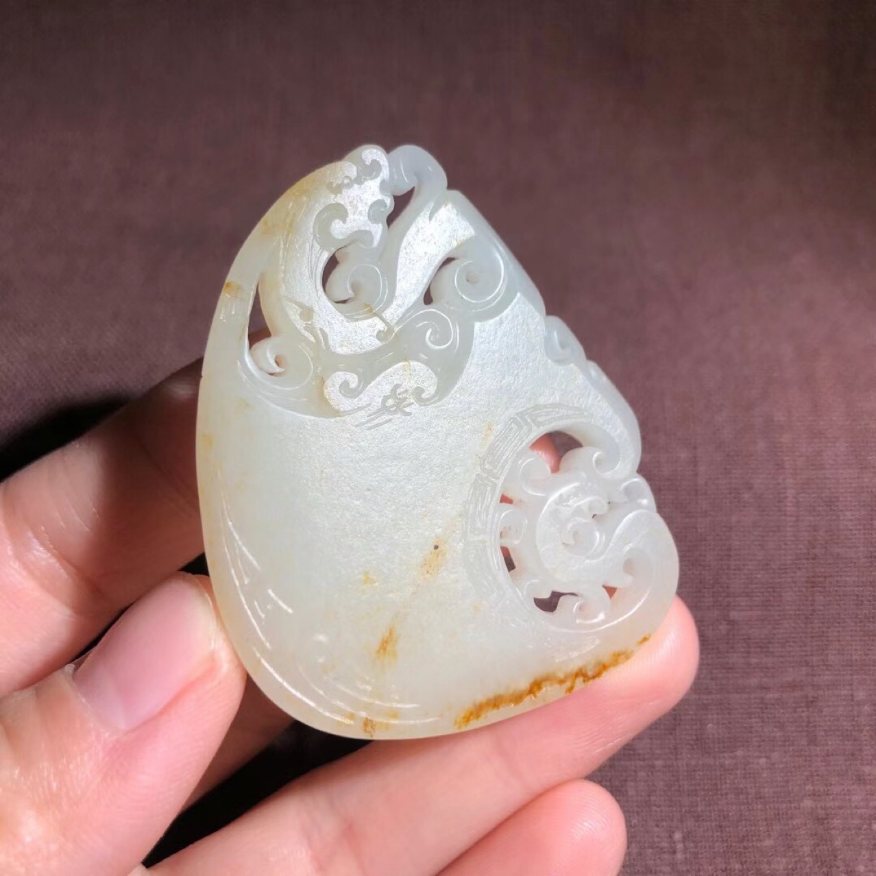 新疆和田玉优质仿古龙玉石籽料挂件镂空雕刻带证书终生保真