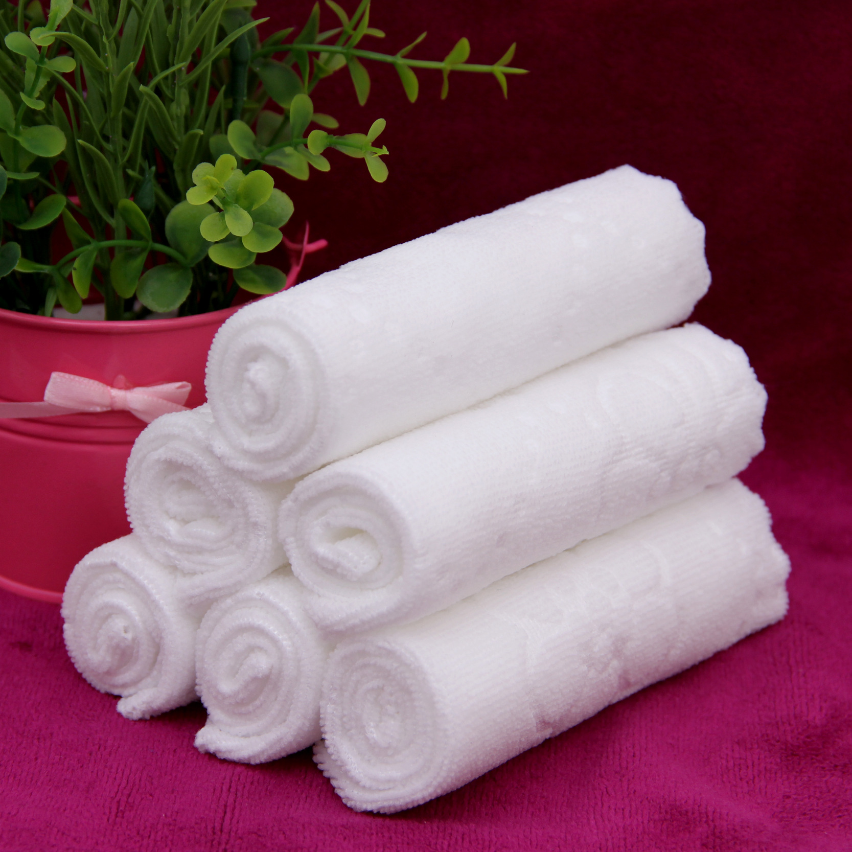 厂家批发超细纤维白方巾餐厅酒店一次性吸水餐巾多功能柔软小毛巾