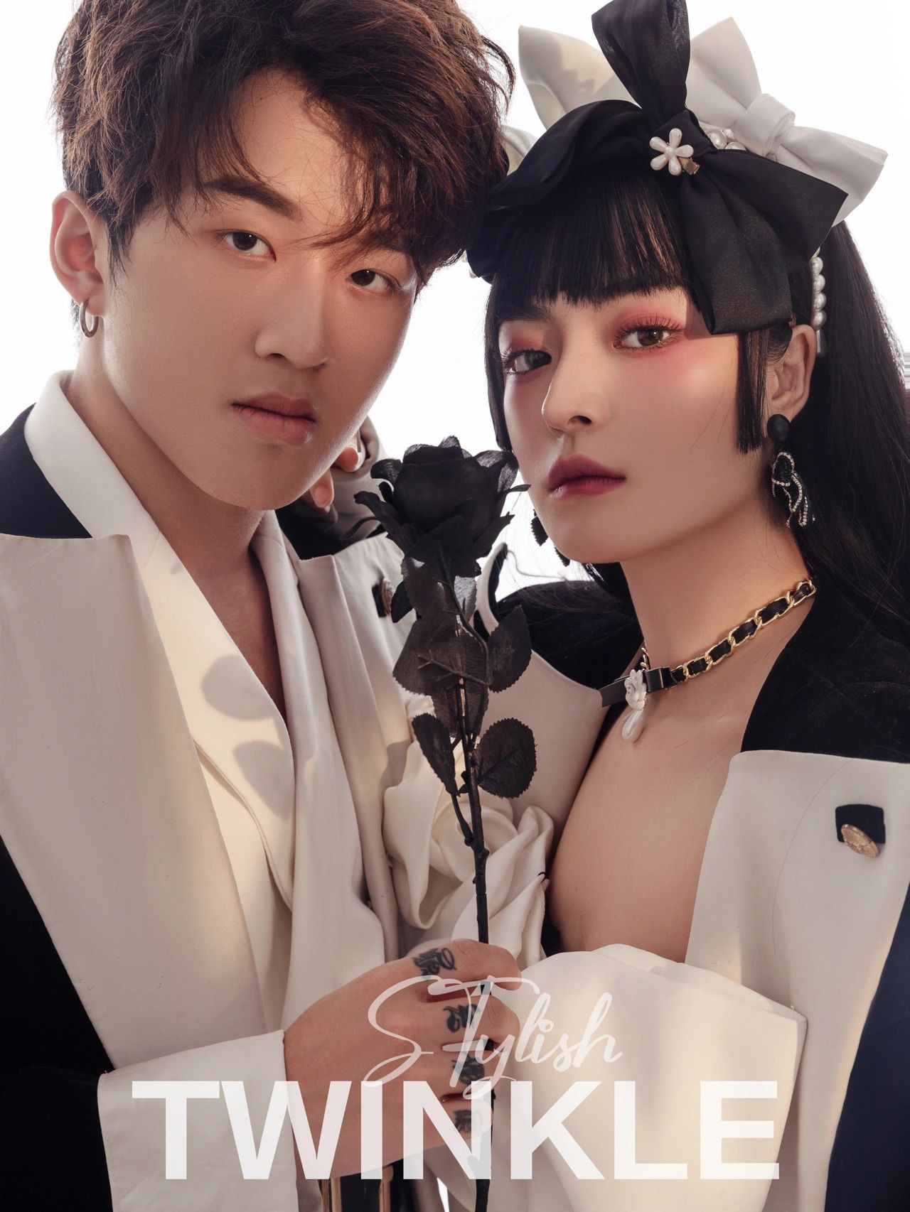 影楼主题婚纱摄影黑白混搭情侣西装蝴蝶结短裙拍照相写真造型服装