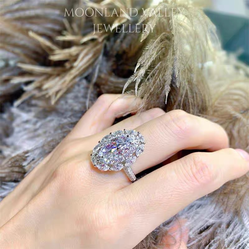 冷淡风ins轻奢高端戒指围镶小众设计百搭大气椭圆鸽子蛋大钻戒女