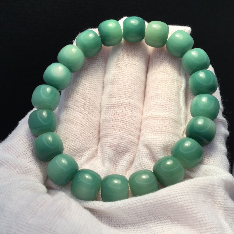 Landscape Material Yin Skin Green Bodhi Half Mountain and Half Water Gradient Bodhi Seed 28 Bracelet a Dai Flexible Ring Bead Chain